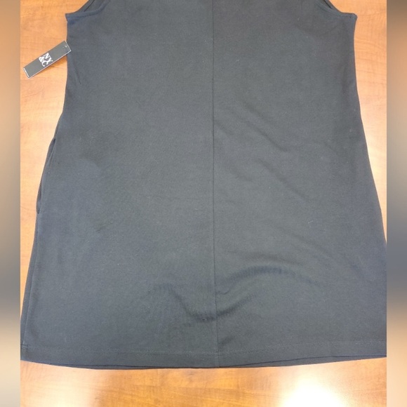 New York & Company Black Sleeveless Tunic - Picture 9 of 10